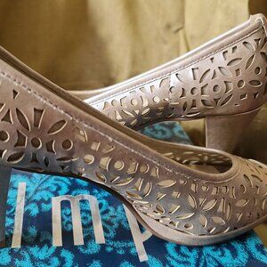 Important "whisper" women's 3" pump shoes